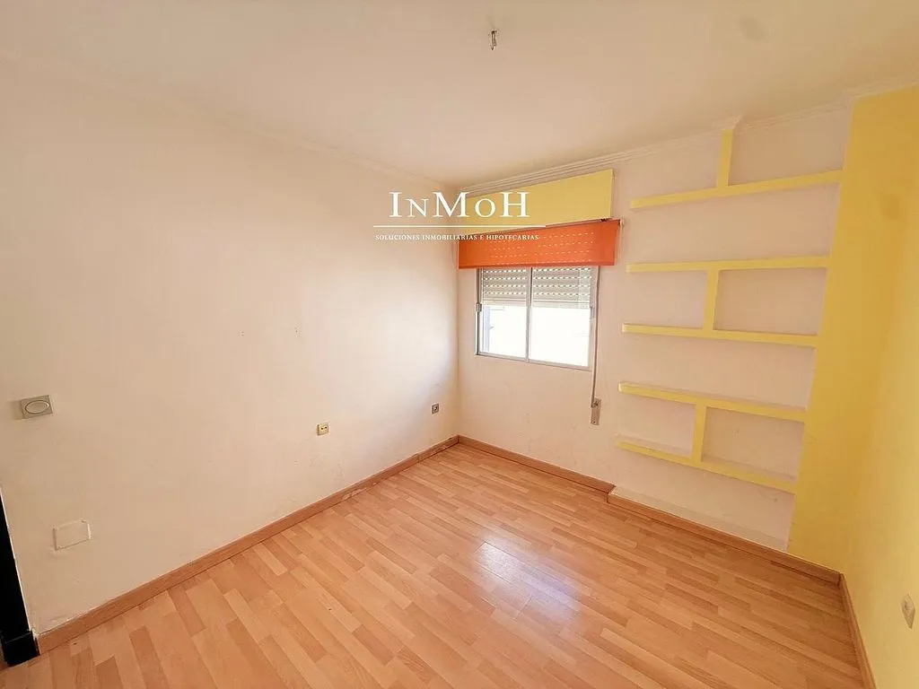 Toad - Modern Flat with East View in San Fernando