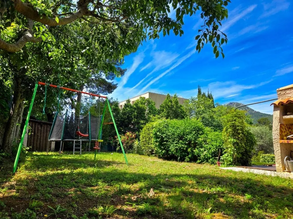Aed - Luxury Villa with Mountain View in Toulon