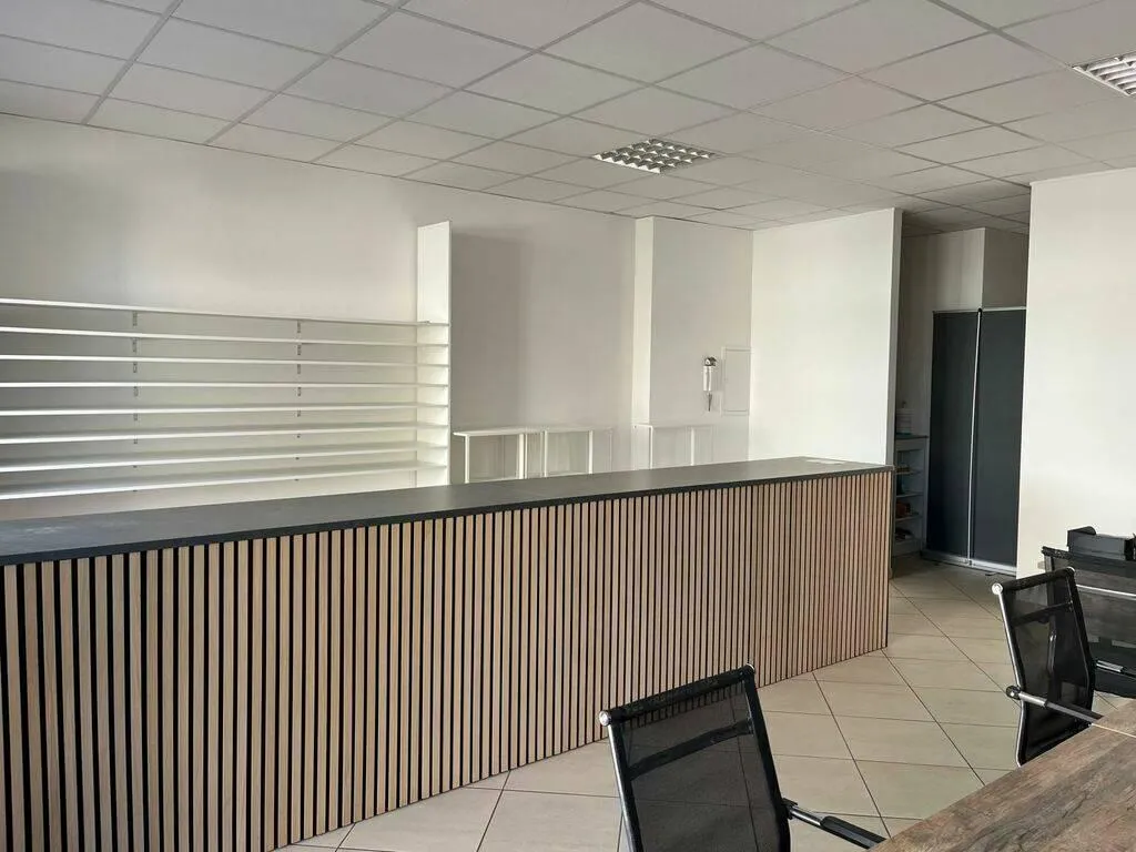 Kabinet - Commercial Space with High Visibility in Dommeldange