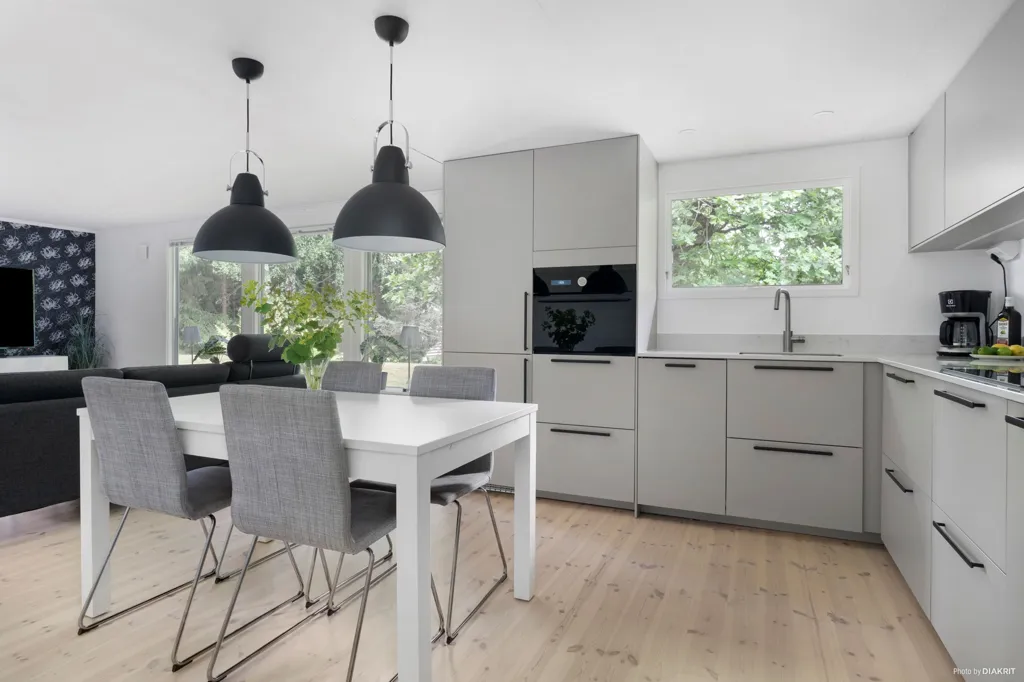 Dining Room - Villa with Garden in Hemmestorp