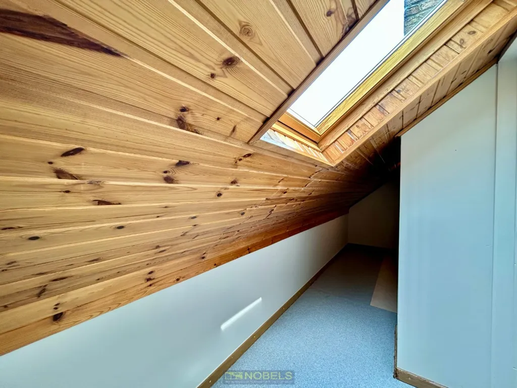 Pièces - Duplex Spacieux avec Terrasse à Lierde