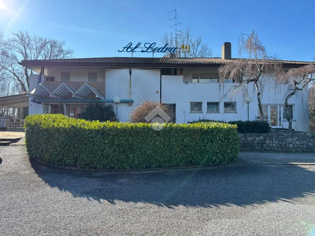 Extérieur - Commercial Complex with Restaurant in Artegna