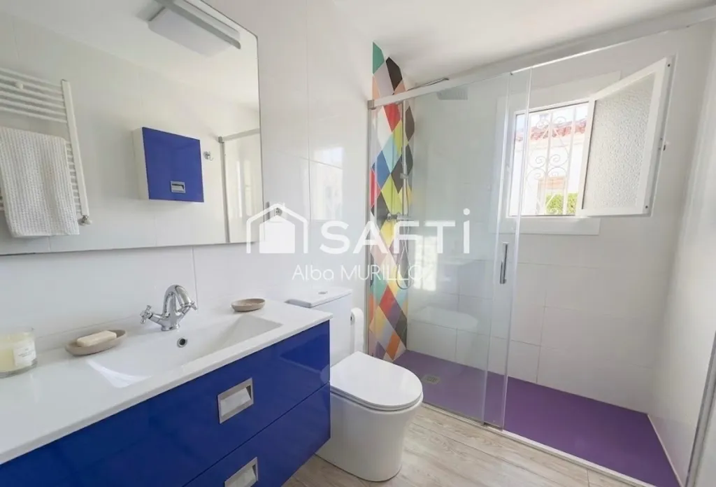 Vannitoad - Renovated Corner House with Sea View in Cunit
