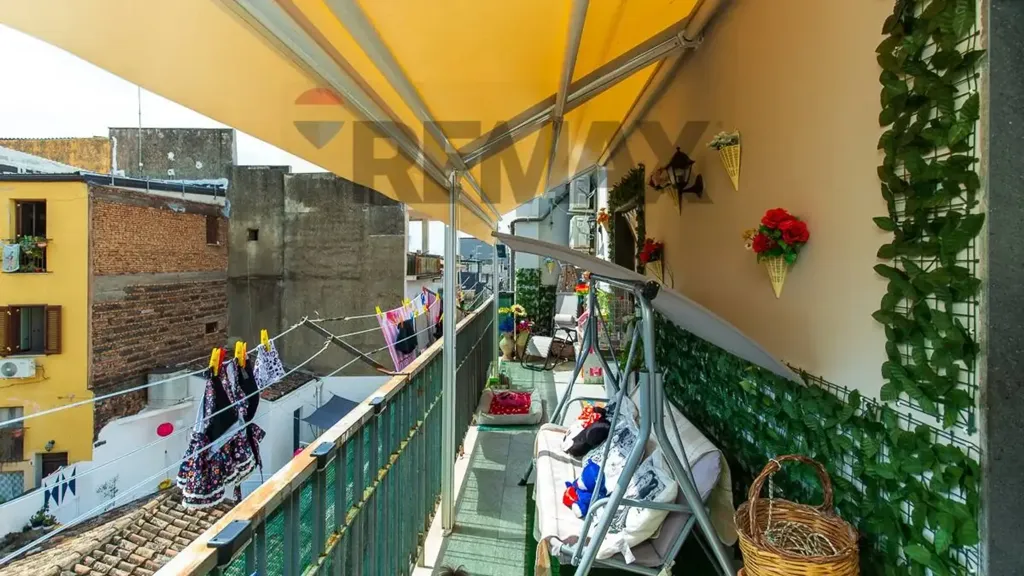 Balcon - Corner Apartment with Balcony in Catania Centre