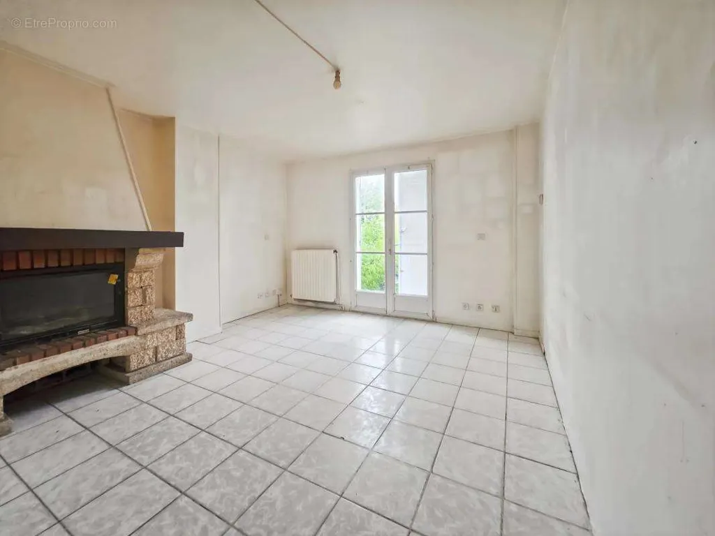 Séjour - Maison Triplex avec Jardin à Clermont-Ferrand