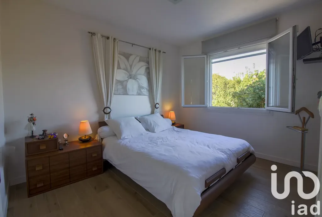Bedrooms - Individual House with Garden View in Cagnes-sur-Mer