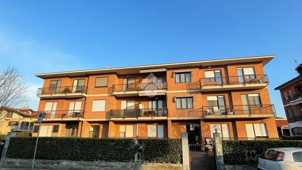 Välivaade - Three-Bedroom Flat with Balconies in Rivalta di Torino