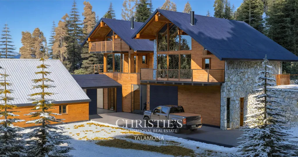 Exterior - Luxury Chalet with Garden in Limone Piemonte