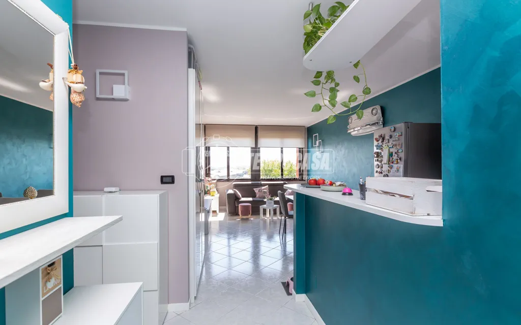 Esik - Rearranged Apartment with Open View in Moncalieri