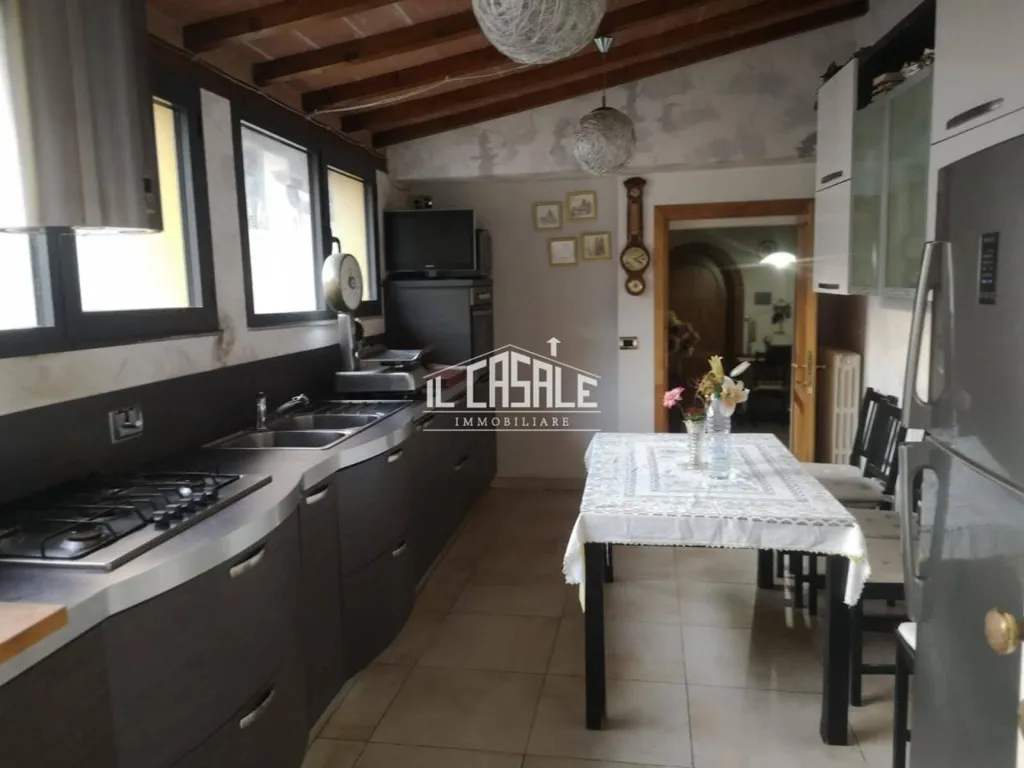 Cuisine - Spacious Apartment with Terrace near Dicomano