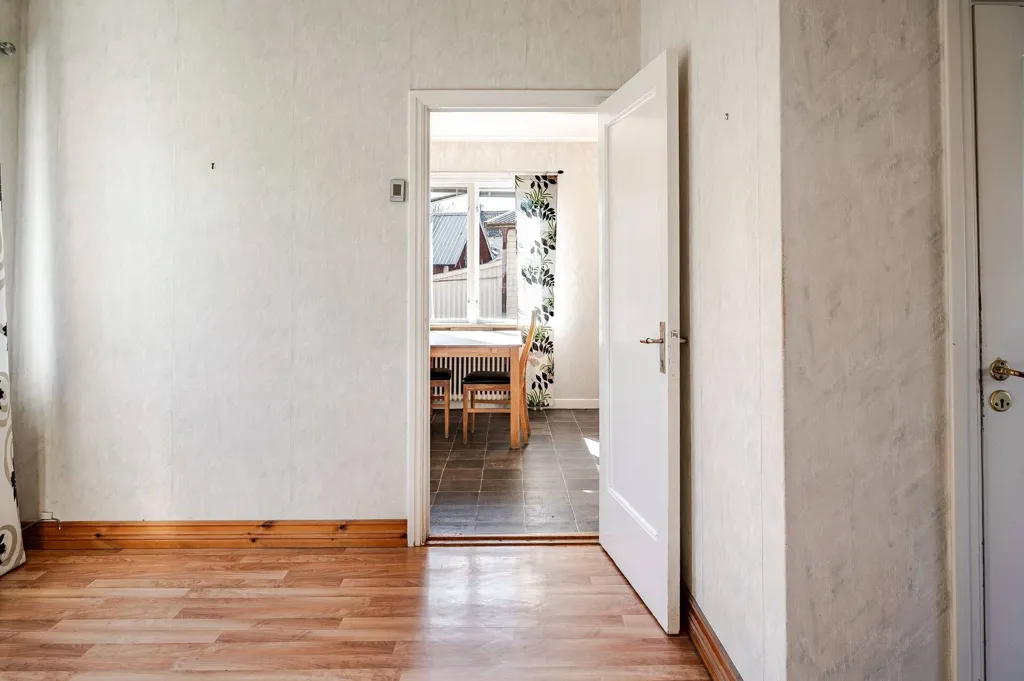 Entrée - Converted Villa with Multiple Outbuildings in Stockholm