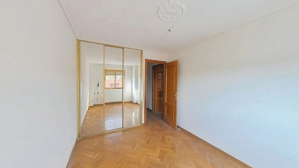 Pièces - 2-Bedroom Flat with Metro Access in Numancia