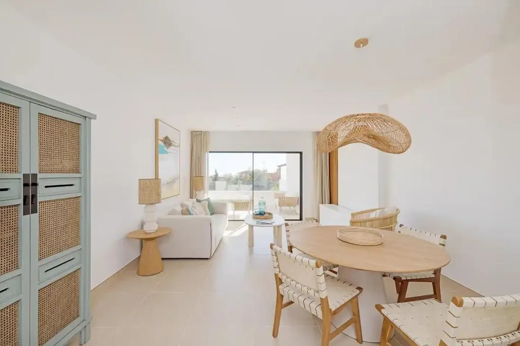 Söögituba - Apartment with Pool in Casares Costa Golf