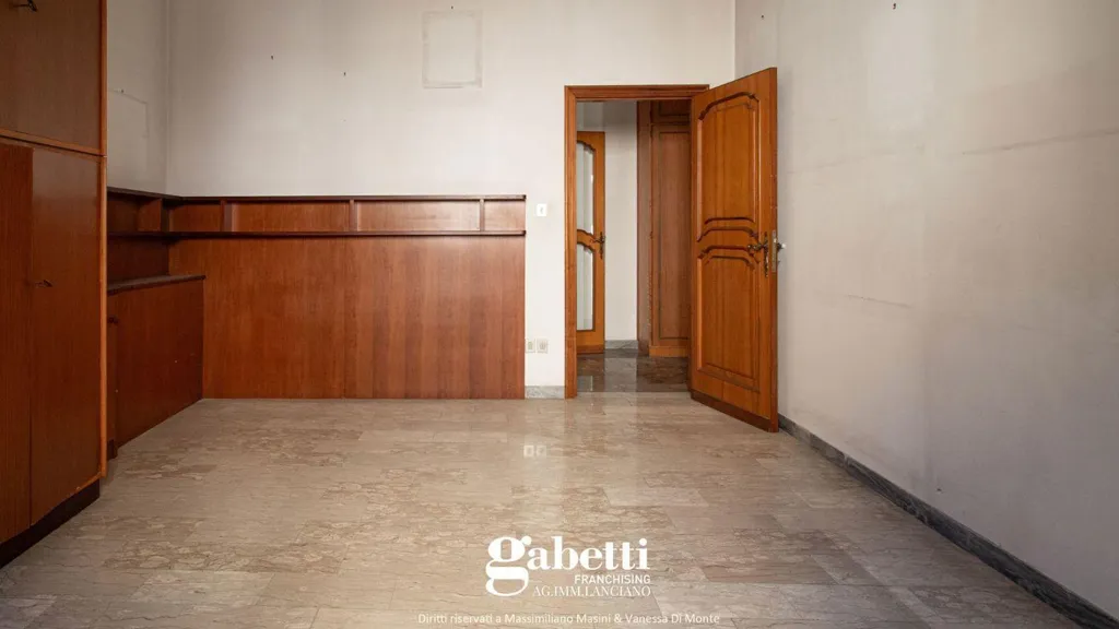 Esik - Historic Apartment with Balcony in Lanciano