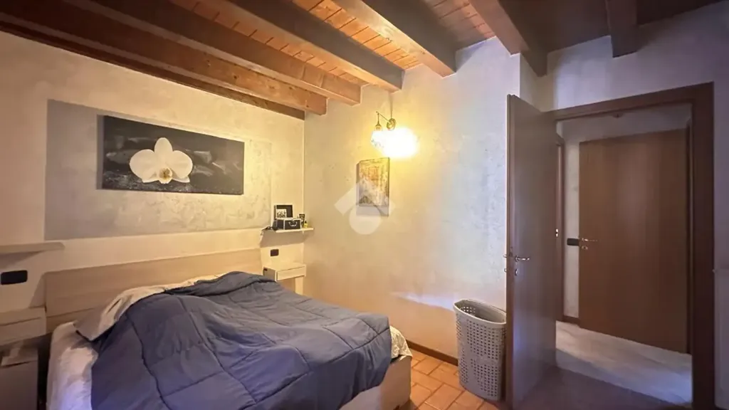 Chambres - Rearranged Apartment with Central Location in Curno