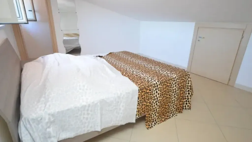 Magamistoad - Four-Room Apartment with Balcony in Crosia
