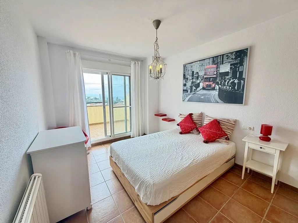 Chambres - Apartment with Sea View Terrace in Añoreta