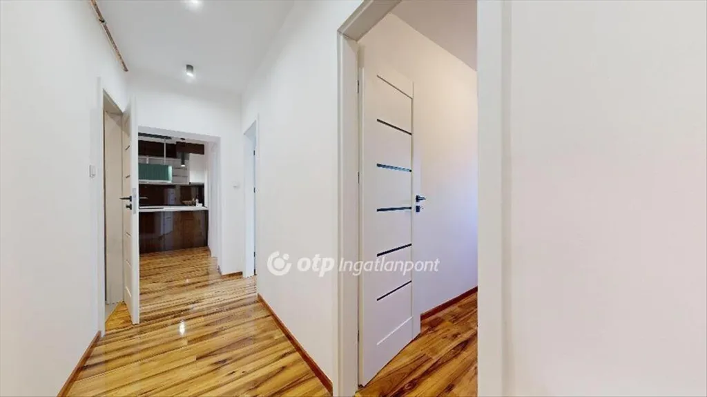 Ingresso - Modernised Apartment with Balcony in Miskolc Centre