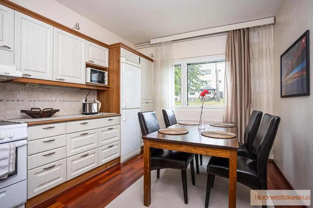 Cuisine - Terraced House with Balcony in Kuopio