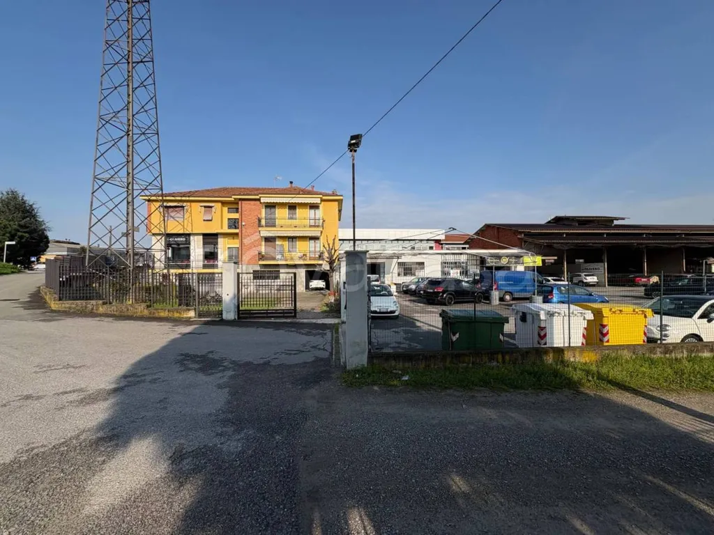 Extérieur - Mixed-Use Property with Private Garden in Fossano