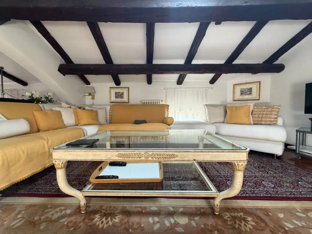 Soggiorno - Luxury Mansarded Apartment in Bologna