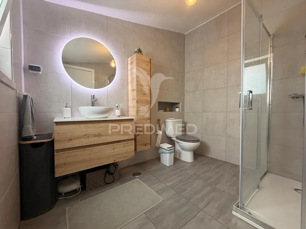 Salles de bain - Renovated T2 House in Quinta do Anjo Centre