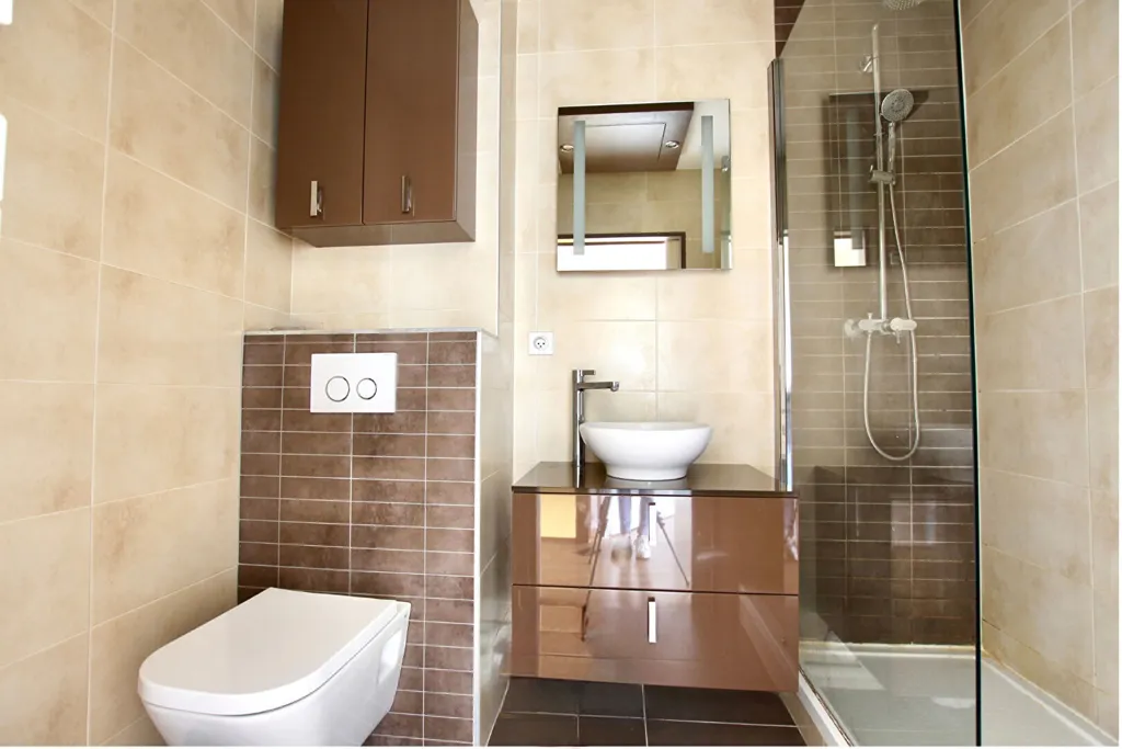 Vannitoad - Duplex Flat with West Terrace in Mions Centre