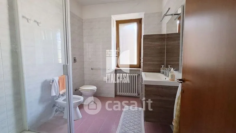Salles de bain - Rustic Farmhouse with Garden in Roverbella