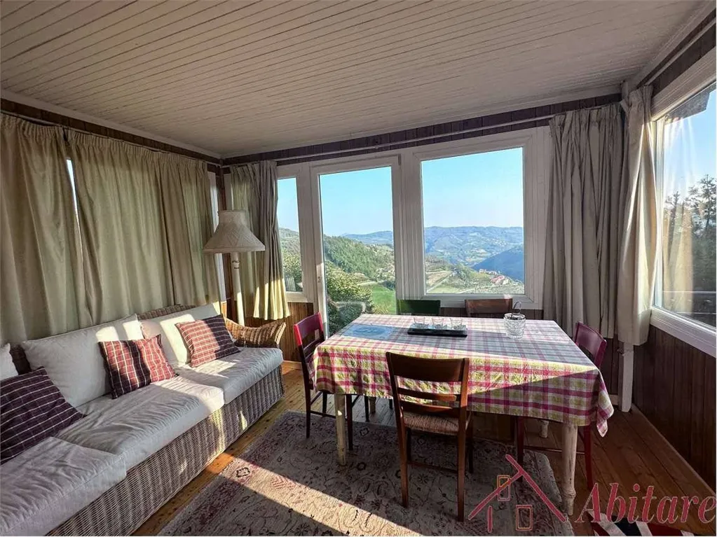 Séjour - Villa with Garden and Open Views in Borgomale