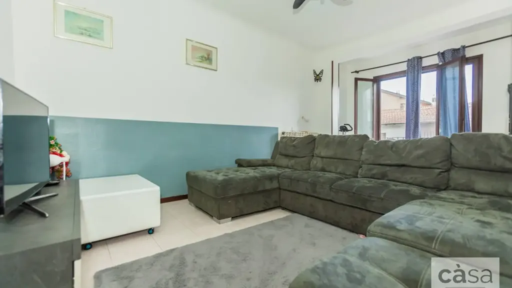 Séjour - Semi-detached Apartment with Balcony in Malnate