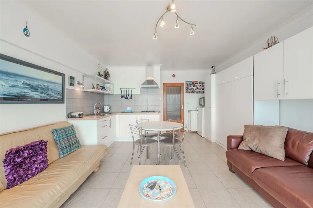 Elutuba - Studio with Frontal Sea View in Middelkerke