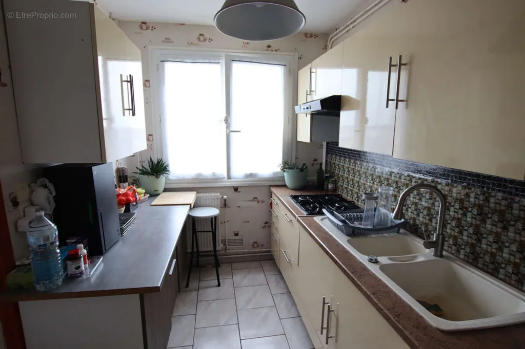 Cucina - Bright 2-Bedroom Apartment in Lucé