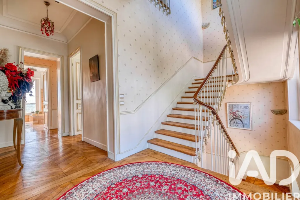 Maison 11 pièces à Thorigny-sur-Marne