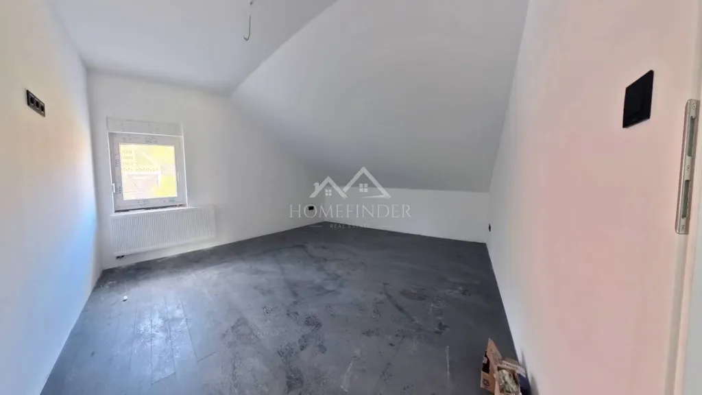 Toad - Spacious Apartment with Parking in Mala Erpenja