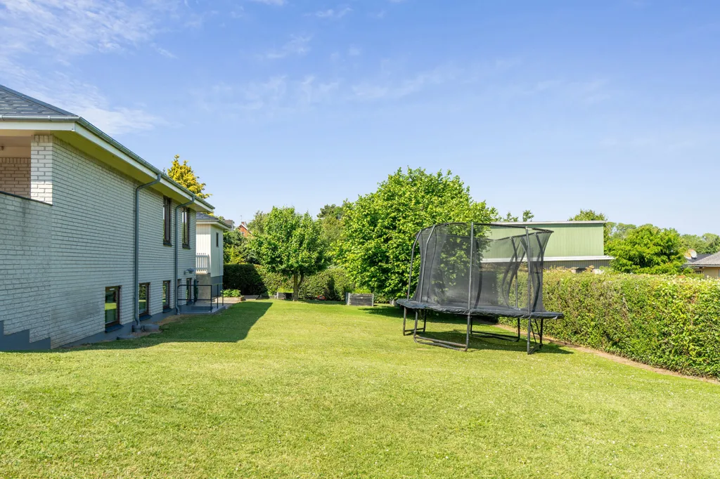 Giardino - Renovated Villa with Terrace in Humble