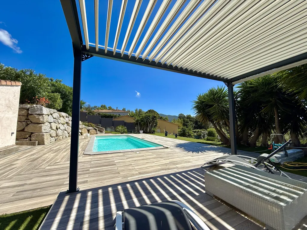 Piscine - Villa avec Piscine à Bastelicaccia