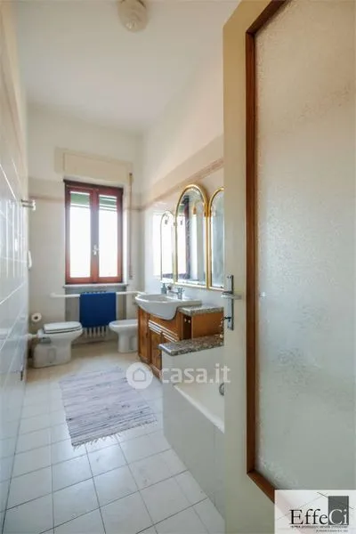 Salles de bain - Panoramic Villa with Lake View in Biandronno