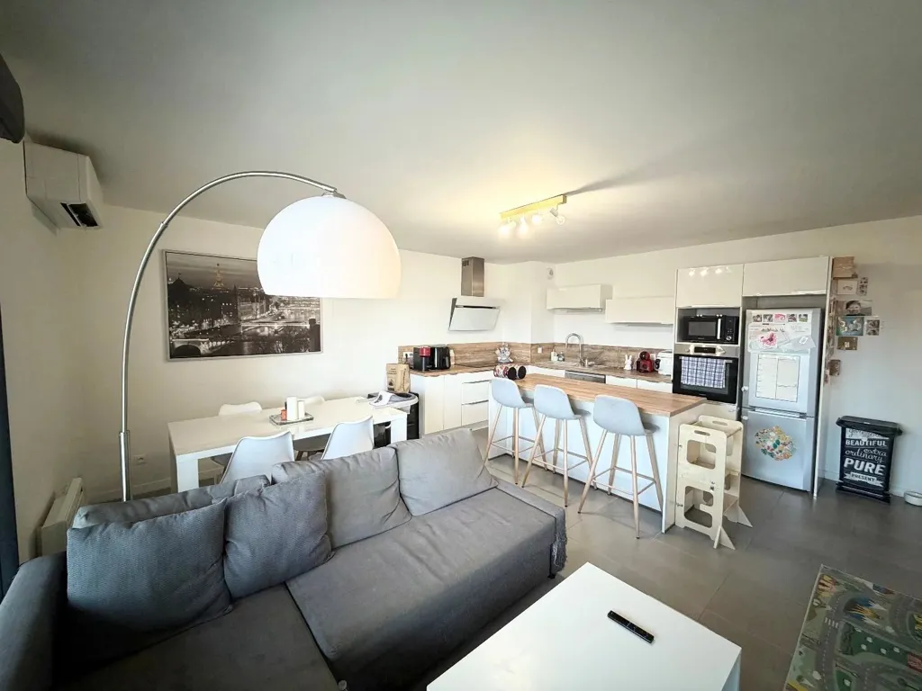 Cuisine - Appartement 3 Pièces avec Loggia à Ovalie