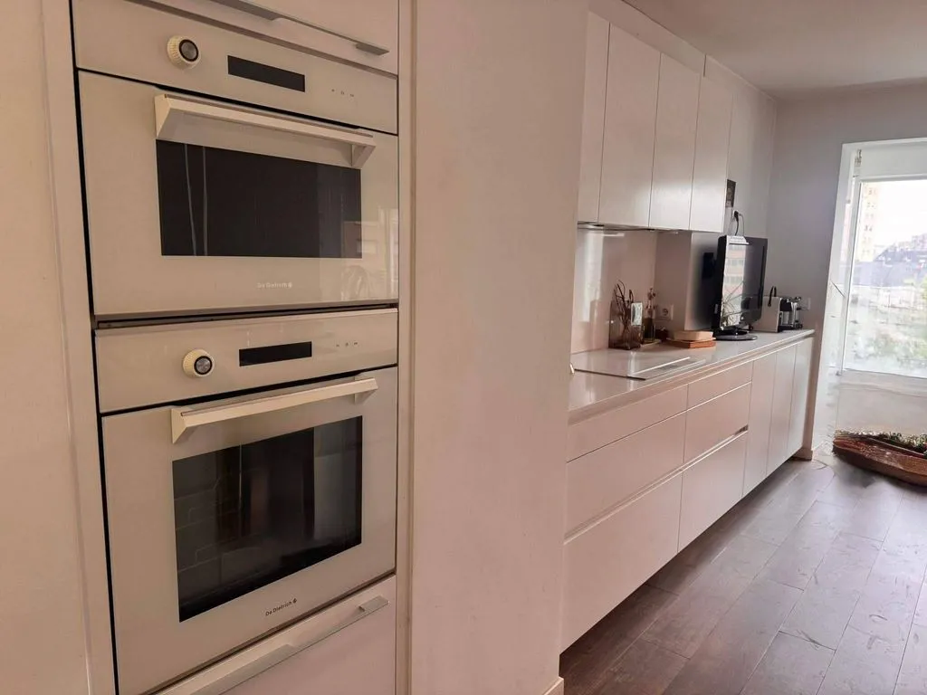 Kitchen - Luxury Flat with Pool on Arroyofresno Street, Madrid