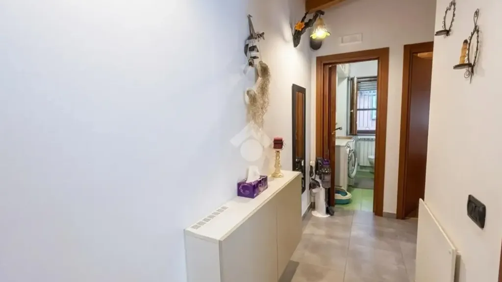 Esik - Semi-Independent Apartment with Veranda in Lissone
