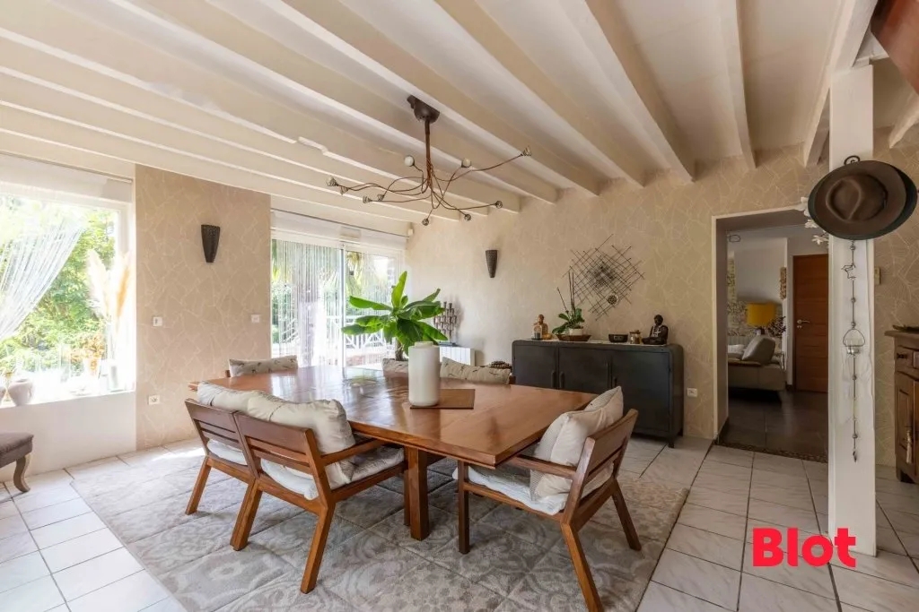 Salle à manger - Maison de Bourg en Pierre avec Jardin à Maxent