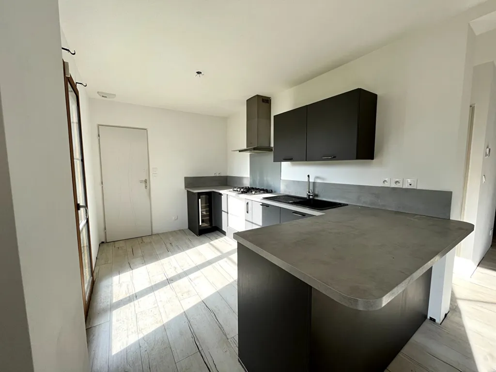 Cuisine - Maison Moderne avec Jardin au Sud de Senlis