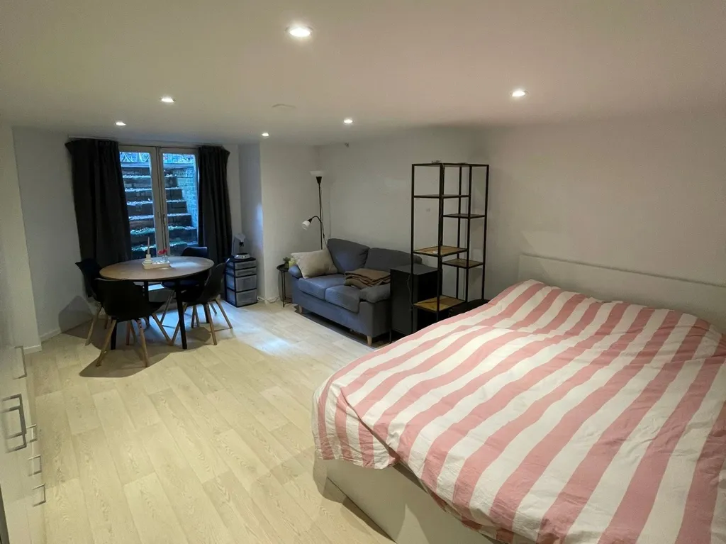 Chambres - Studio in Basement, Vredestraat, Nijmegen