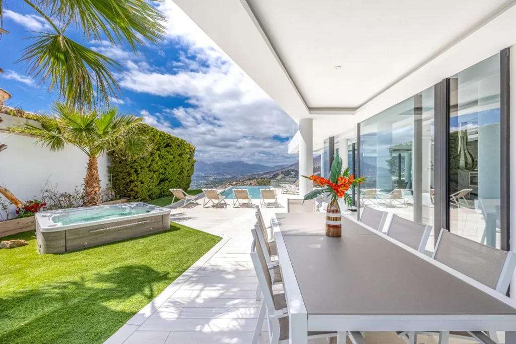 Terrasse - Modern Villa with Infinity Pool in Altea Hills