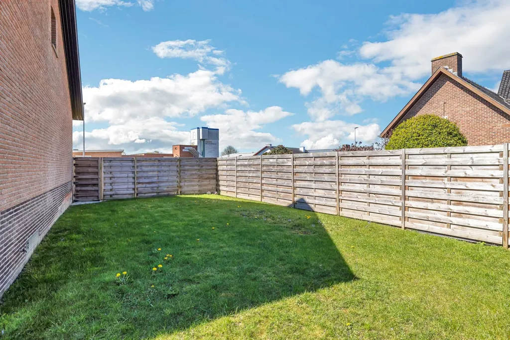 Aed - Spacious House with Undercroft in Markegem