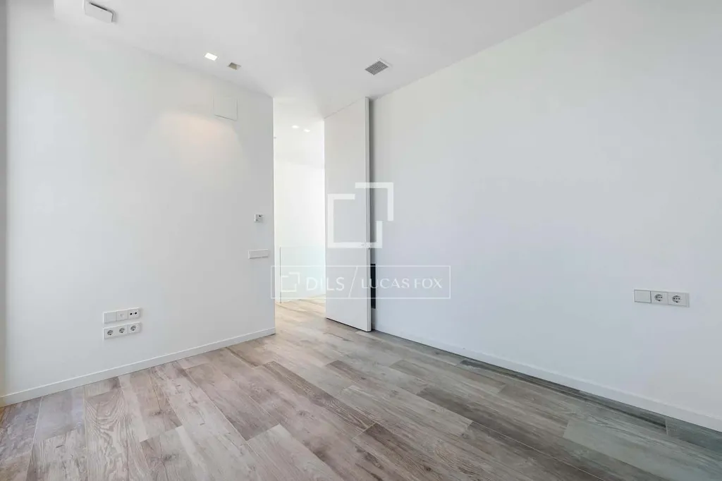 Toad - Modern House with Pool in Reus