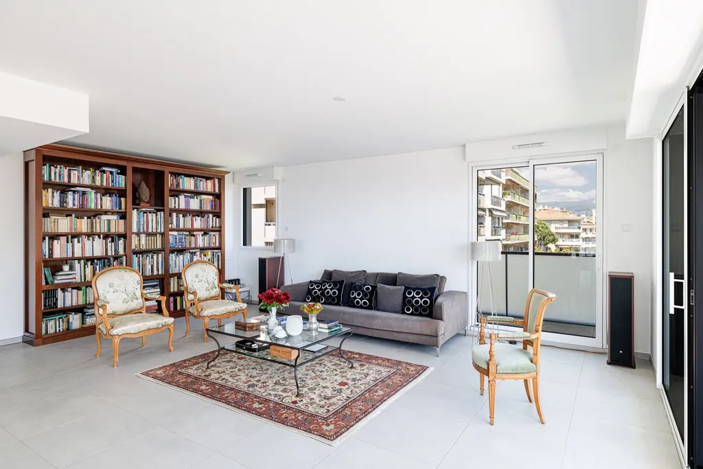 Elutuba - Penthouse with Rooftop Terrace in Cimiez, Nice