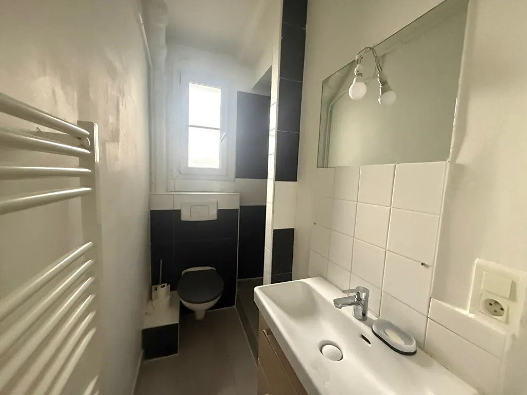 Vannitoad - Refurbished Flat with Balcony in Colombes