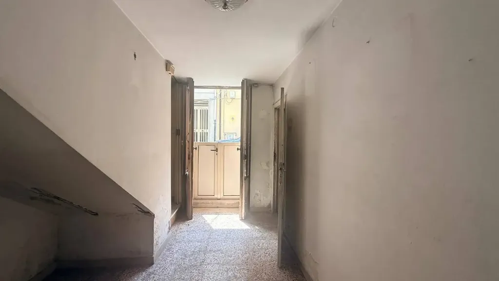 Independent House with Balconies in Modica