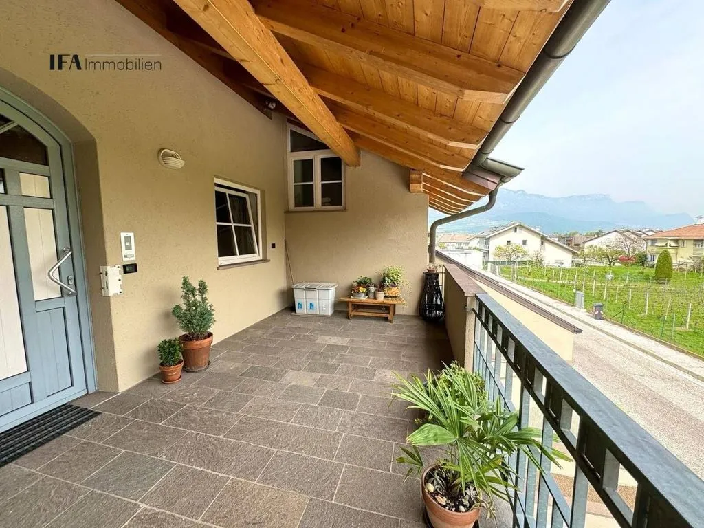 Balcon - Luxury 2-Bedroom Apartment with Balcony in Neumarkt